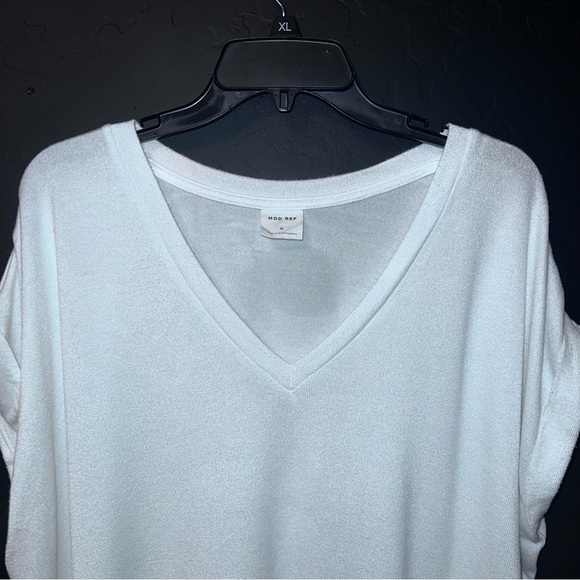 Mod Ref Shirt Women's color:White Size : M minimalist,casual vacation vibes - Picture 5 of 9